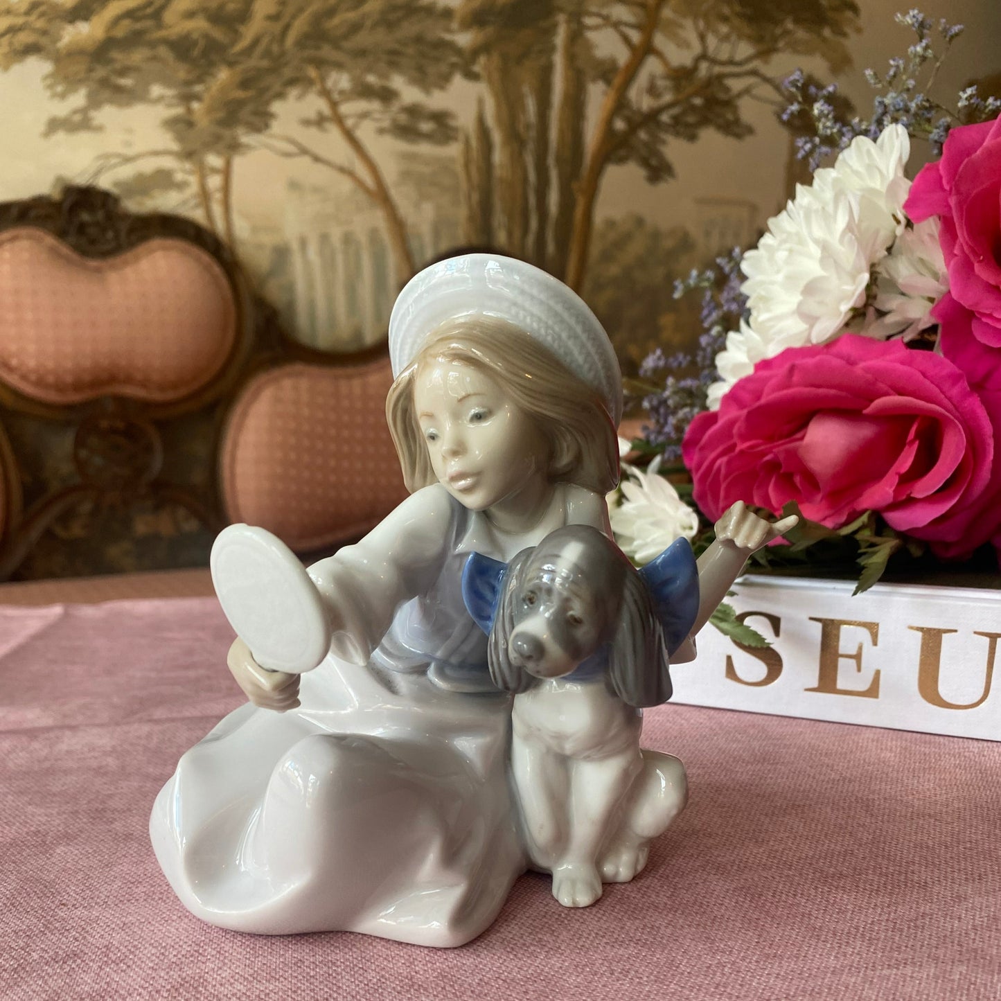 Lladro Spain Porcelain Who's The Fairest?