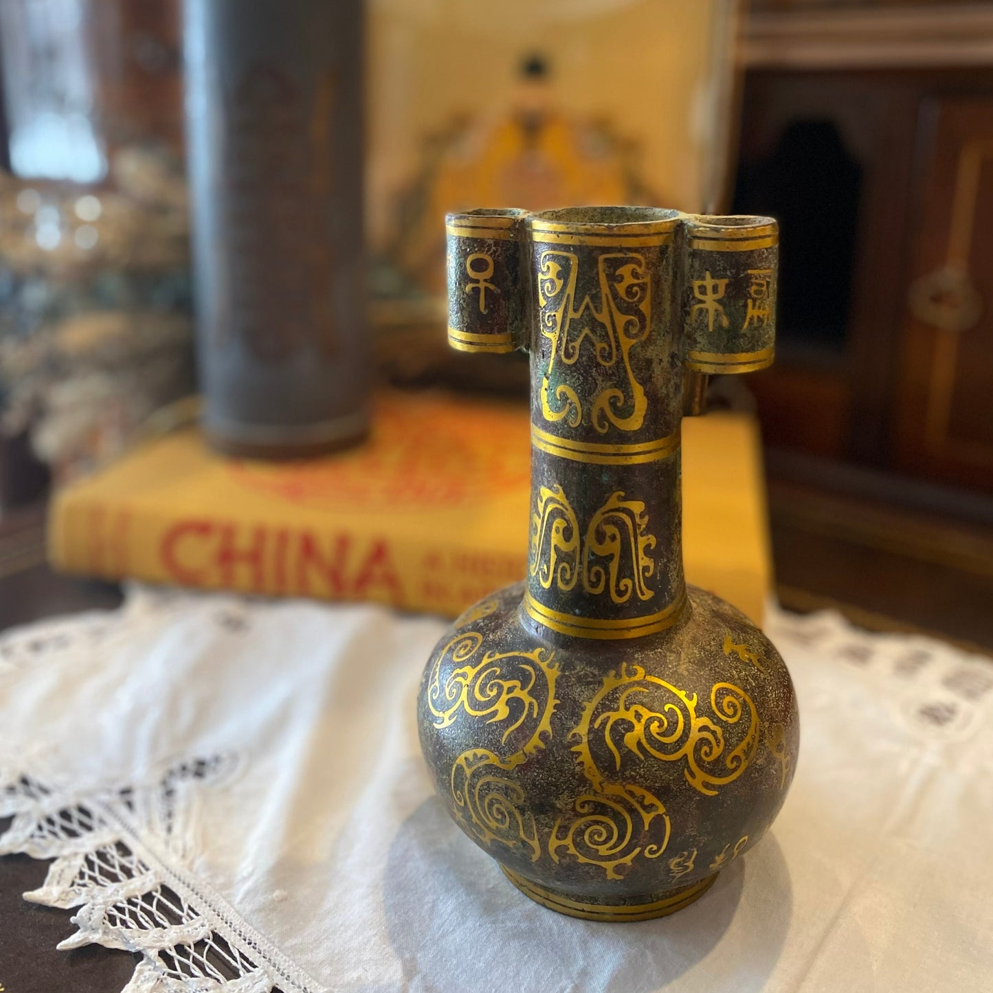 Shang Dynasty Style Chinese Bonze Vase