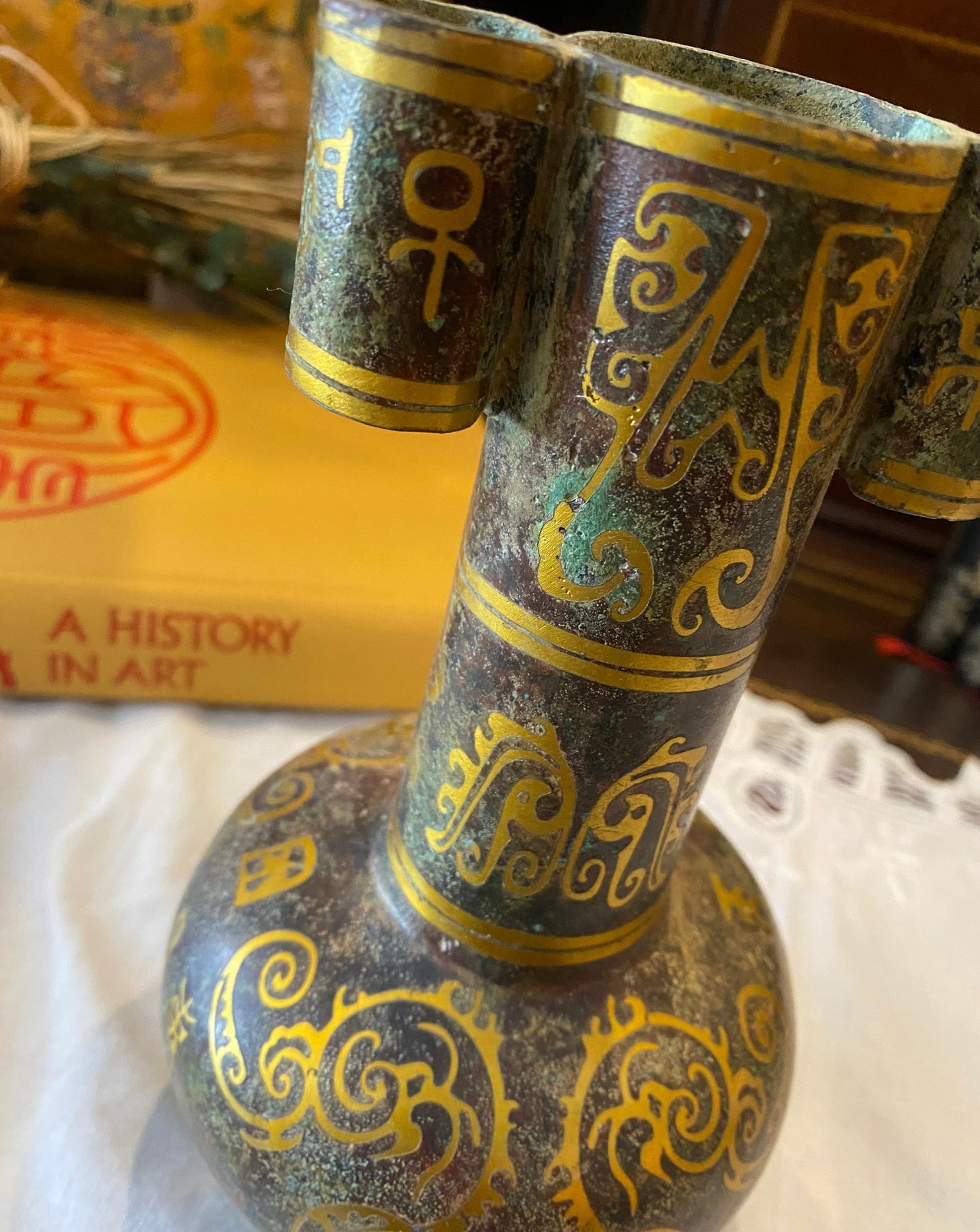 Shang Dynasty Style Chinese Bonze Vase