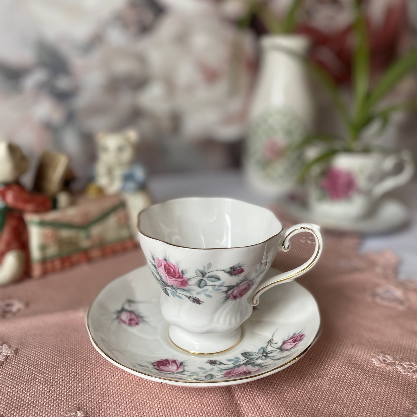 Royal Grafton Fine Bone China England Teacup & Saucer