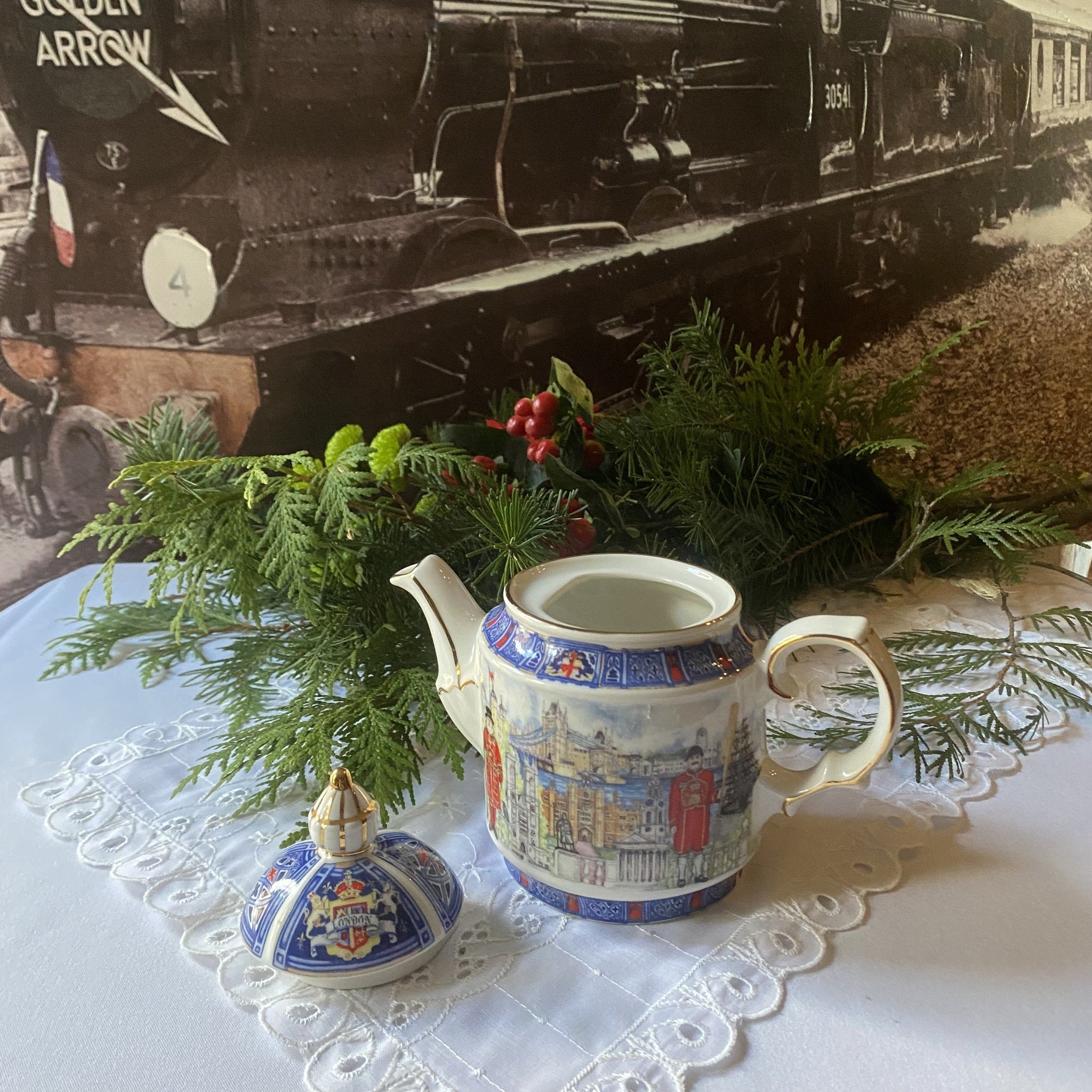 James Sadler London Heritage Collection Teapot
