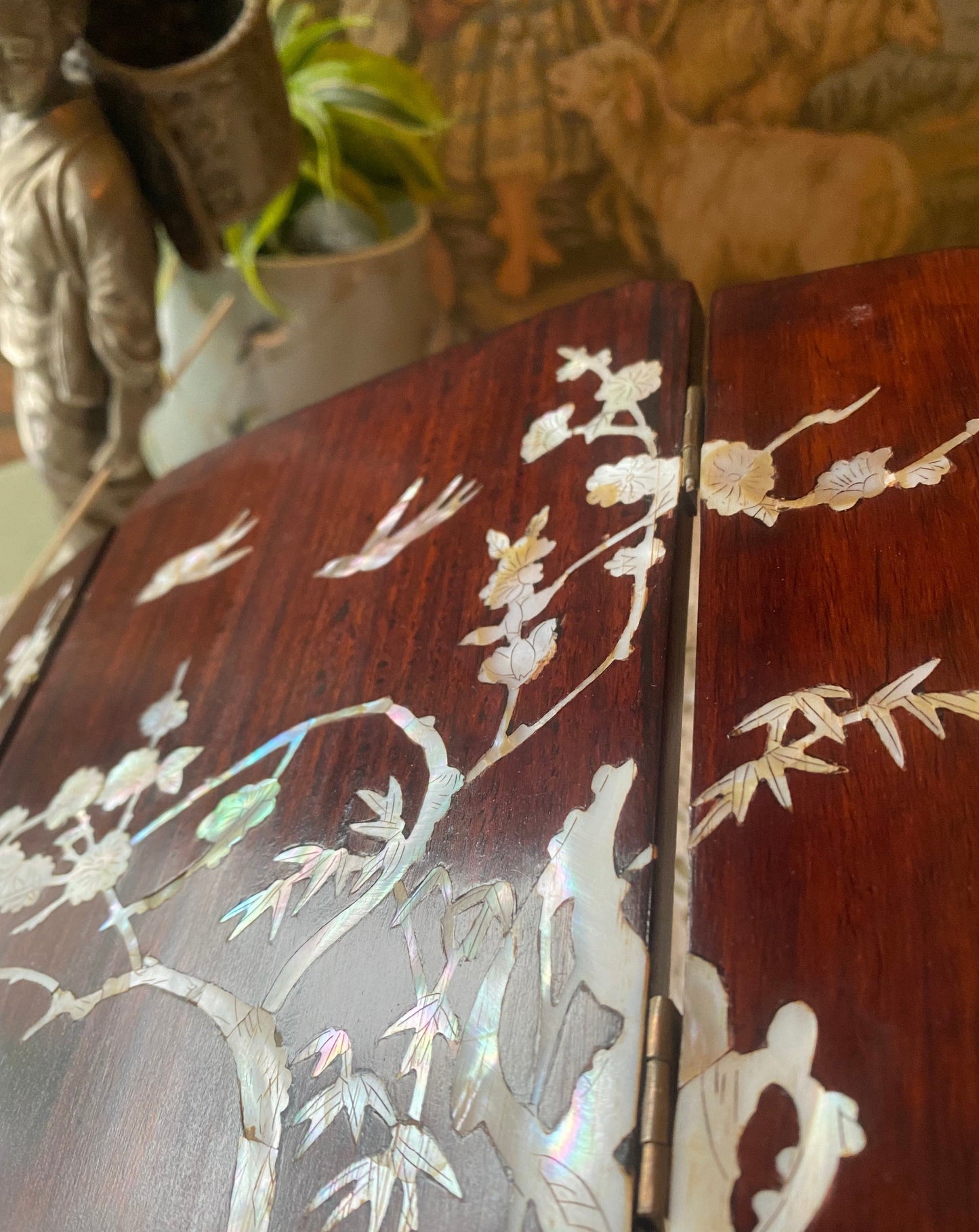 Mother of Pearl Engraved Wooden Screen