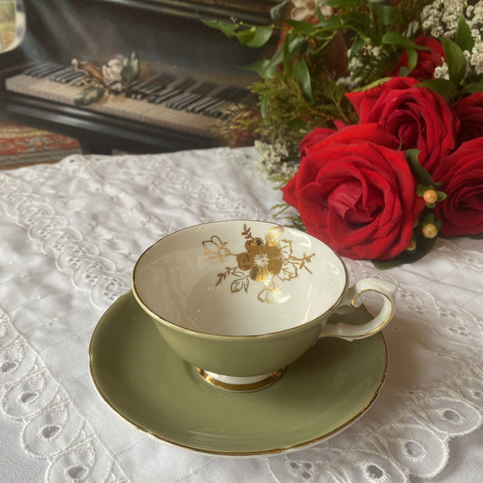 Court Royal Fine Bone China England Teacup & Saucer