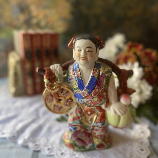 Vintage Chinese Wucai Porcelain Ruyi Figurine