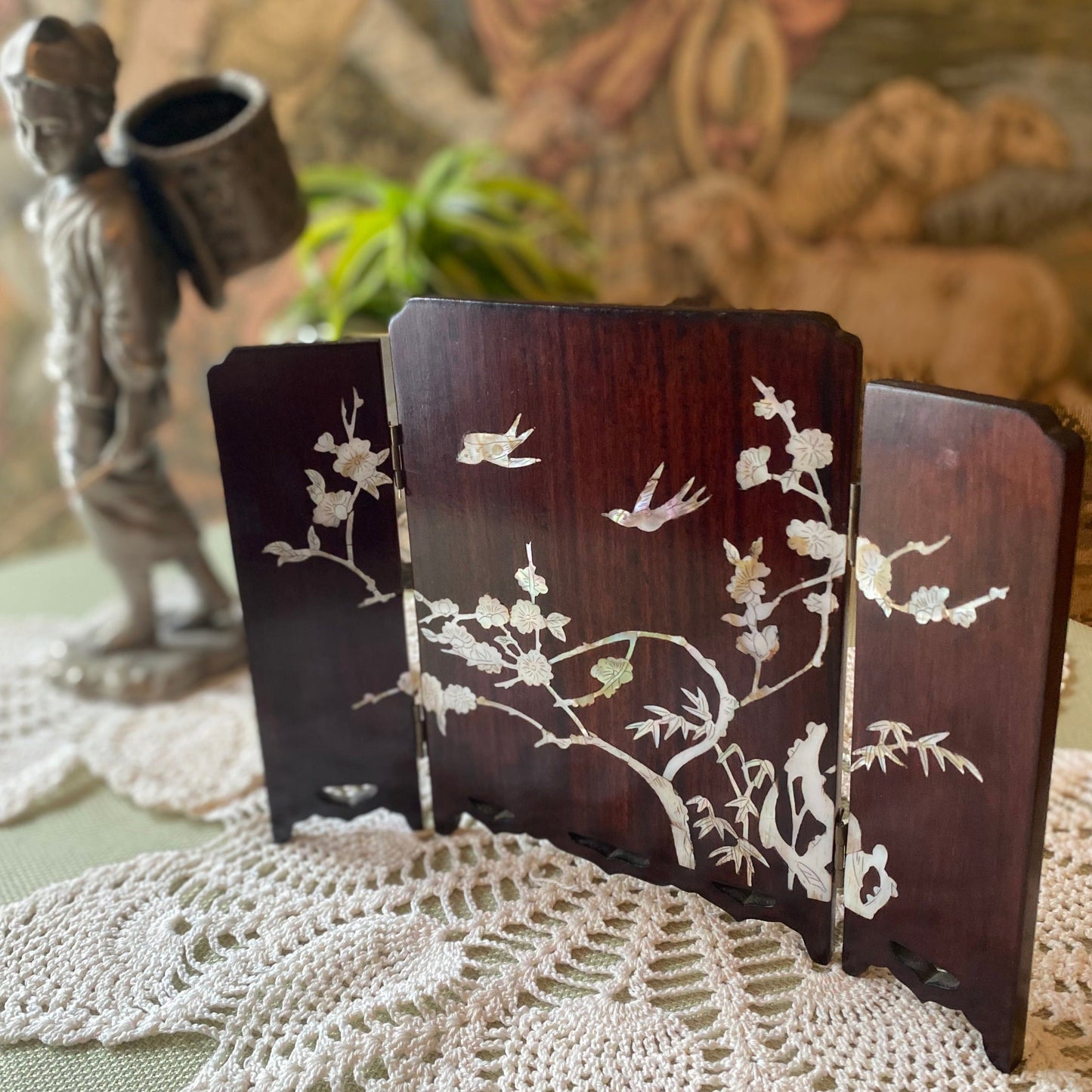 Mother of Pearl Engraved Wooden Screen