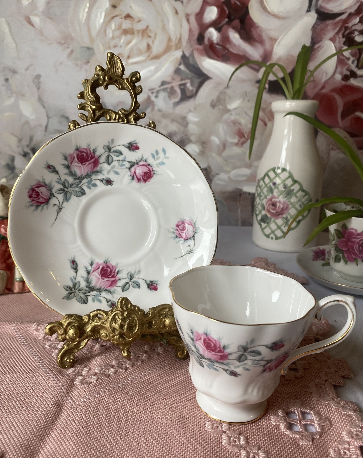 Royal Grafton Fine Bone China England Teacup & Saucer