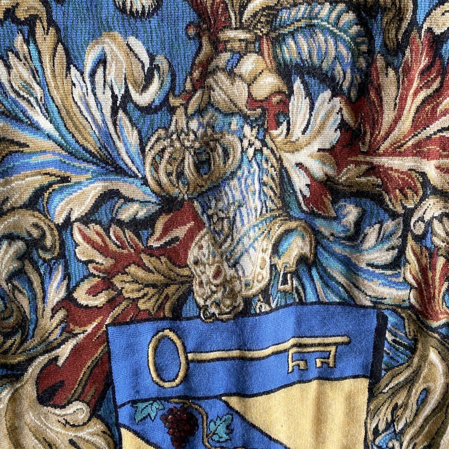 Medieval Coat of Arms Tapestry ( Esprit d'oriflammme )